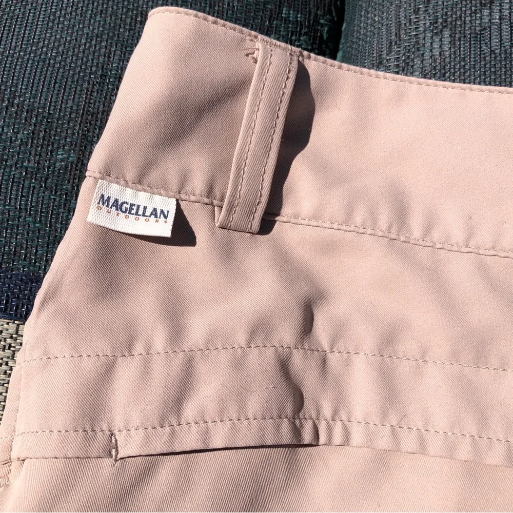 Magellan outdoor shorts size Small Beige - Picture 8 of 10